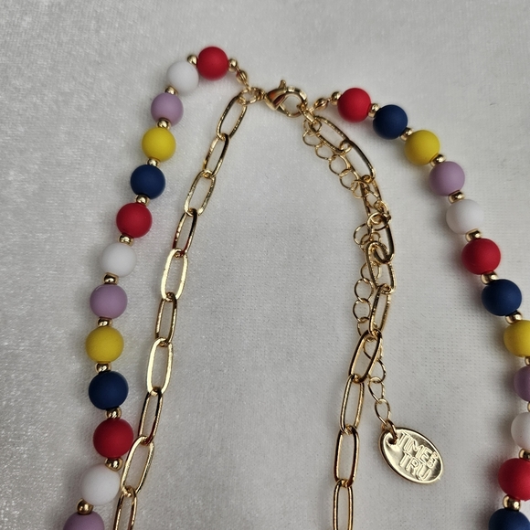 Women's Lot of Jewelry 2 Necklaces 1 Pair of Earrings Gold Tone Colorful NWOT - Picture 6 of 12